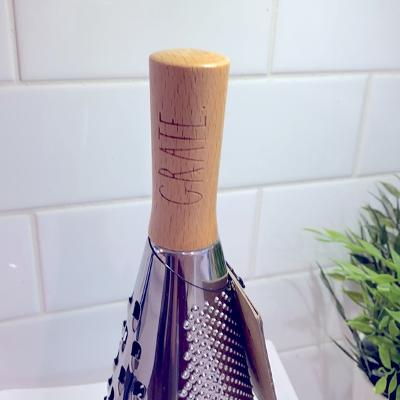 Rae Dunn cheese grater - Picture 4 of 4